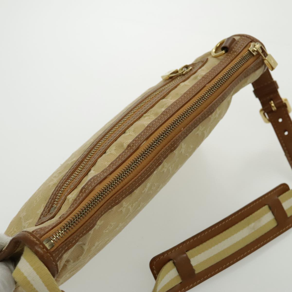 Louis Vuitton Catherine Beige Canvas Shoulder Bag