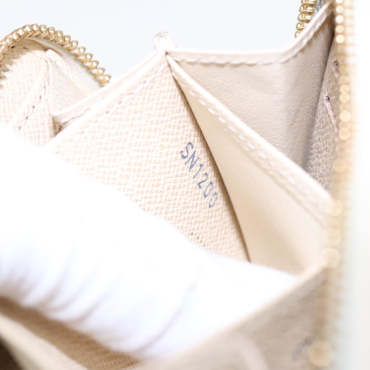 Louis Vuitton Zippy Wallet White Canvas Wallet