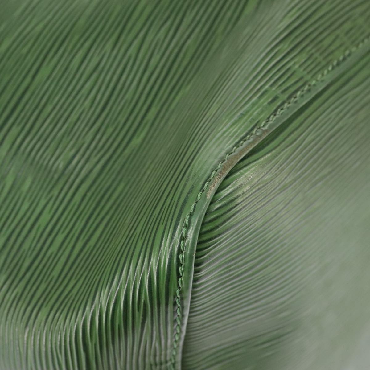 Louis Vuitton Noé Green Leather Shoulder Bag