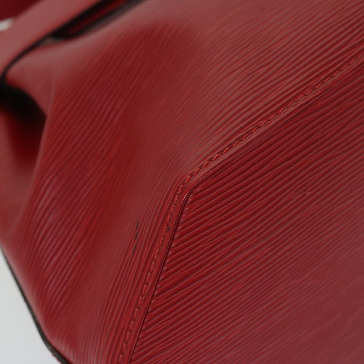 Louis Vuitton Sac D'épaule Red Leather Shoulder Bag