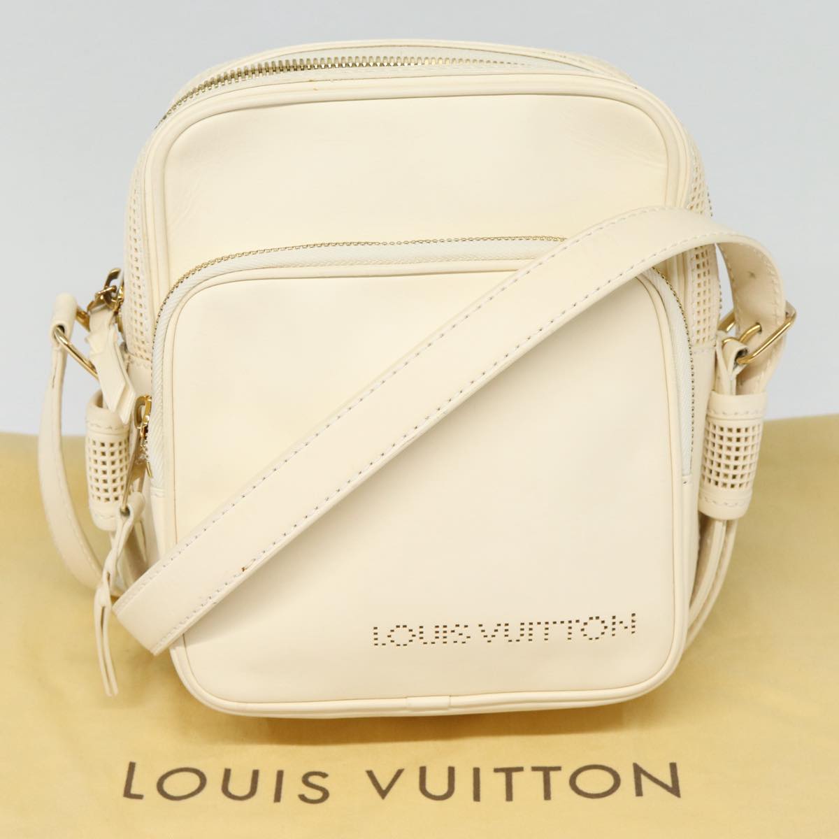 Louis Vuitton Bequia White Leather Shoulder Bag