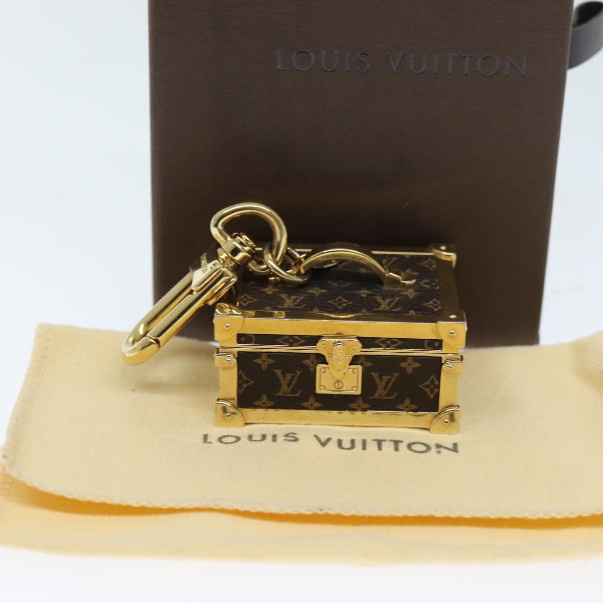Louis Vuitton Porte Clés Brown Metal Bag Jewelry