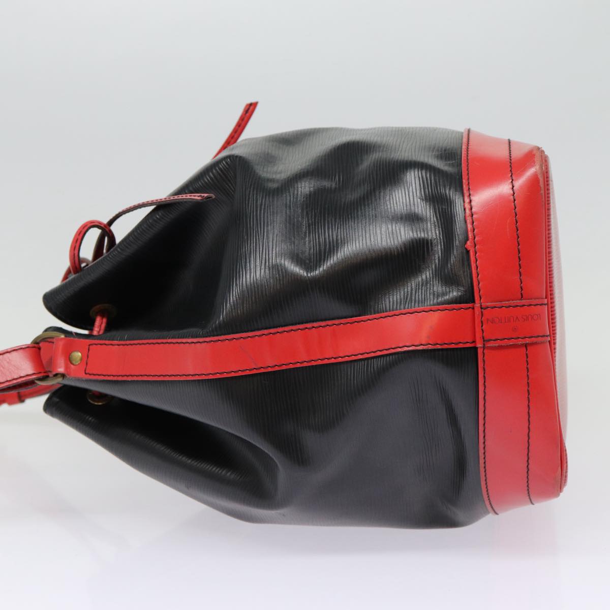 Louis Vuitton Noe Black Leather Shoulder Bag