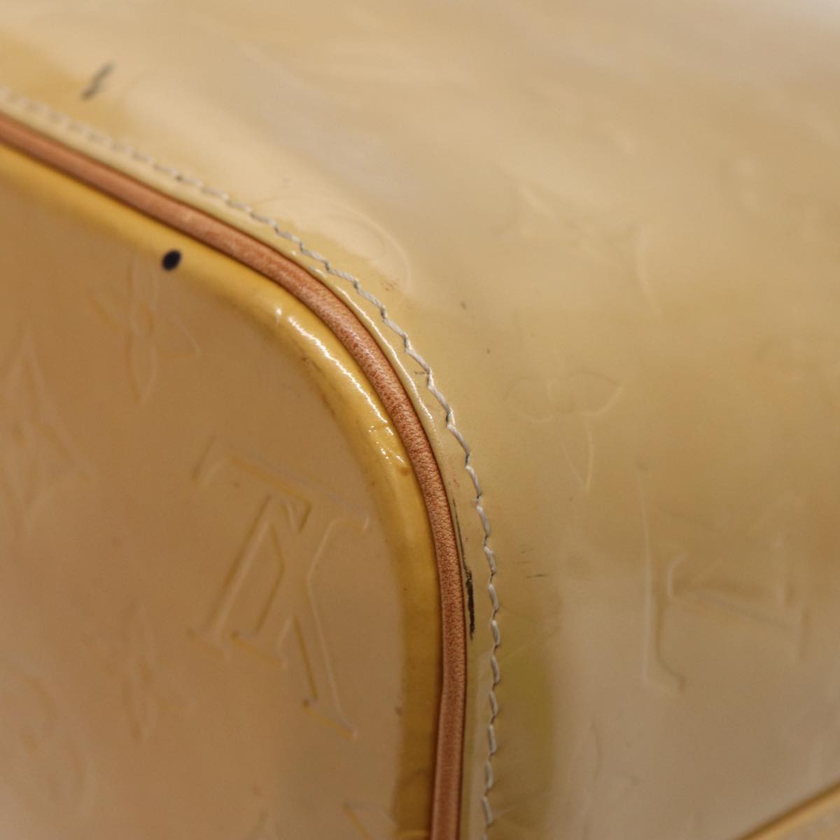 Louis Vuitton Houston Beige Patent Leather Handbag