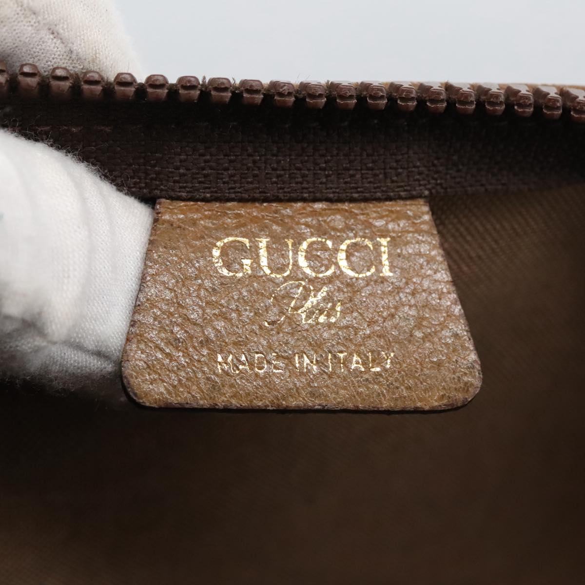 Gucci -- Beige Canvas Clutch Bag