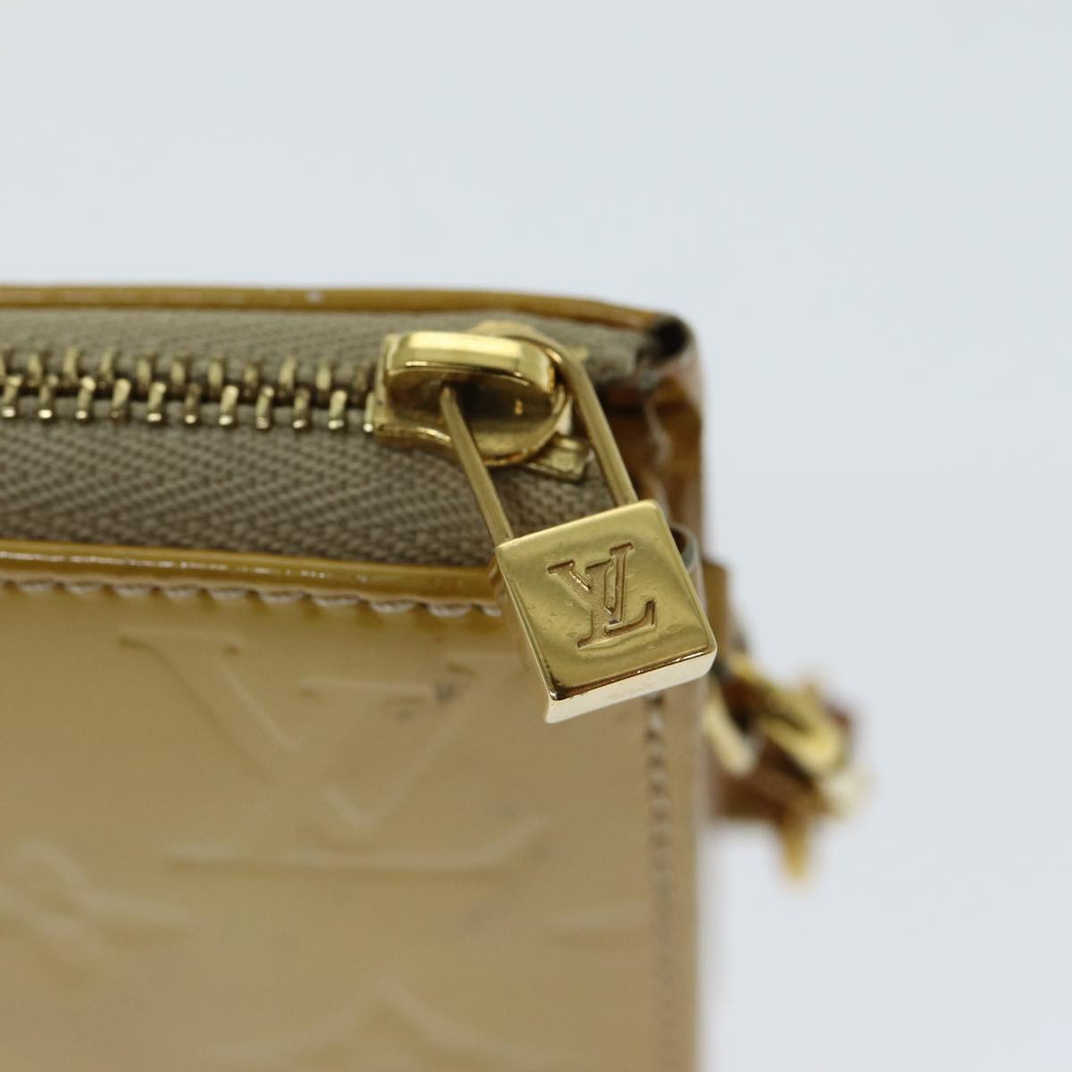 Louis Vuitton Lexington Beige Patent Leather Clutch Bag