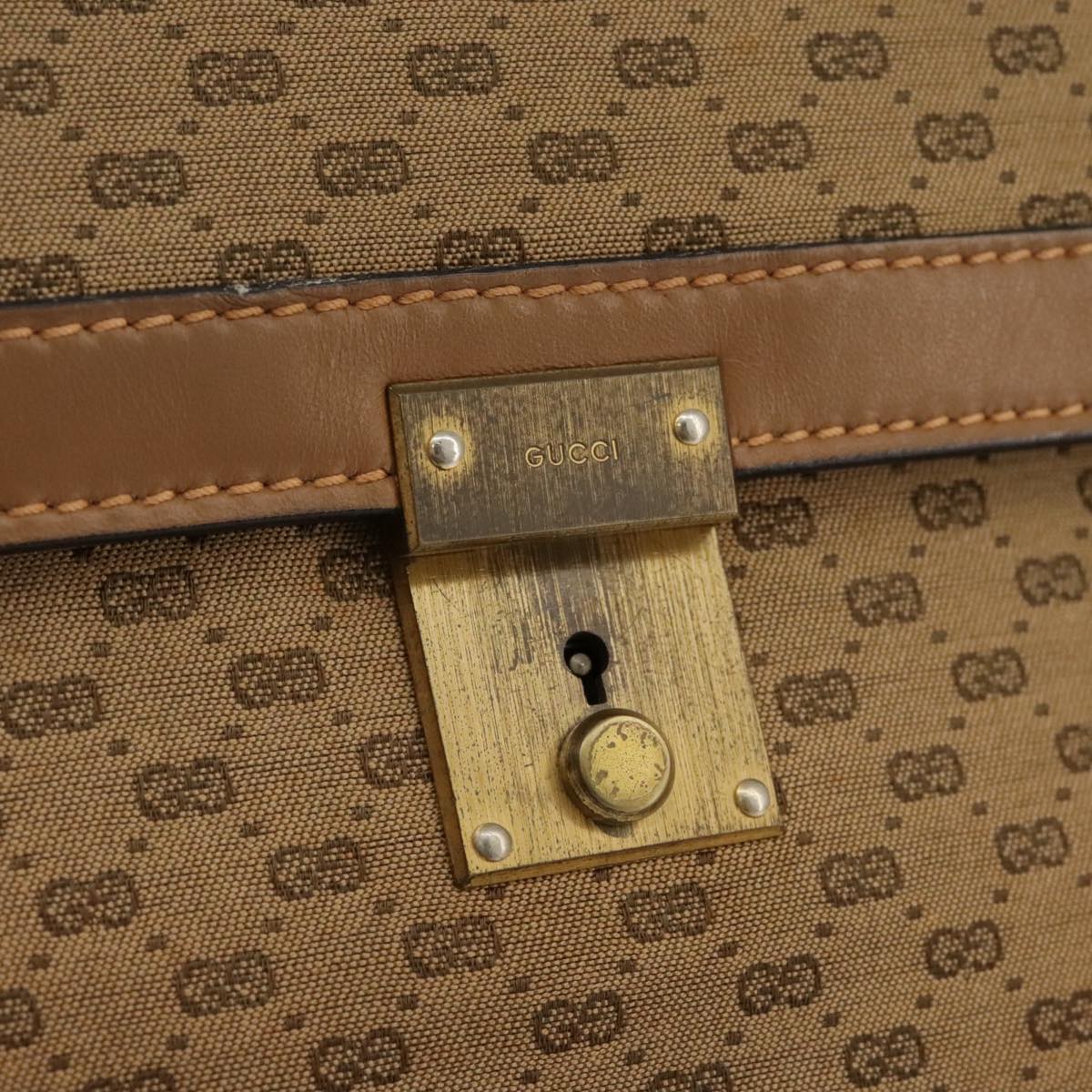 Gucci Micro Small Gg Canvas Beige Canvas Clutch Bag