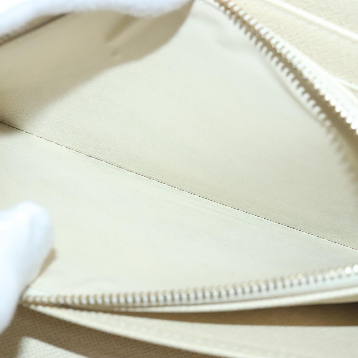 Louis Vuitton Organizer White Canvas Wallet
