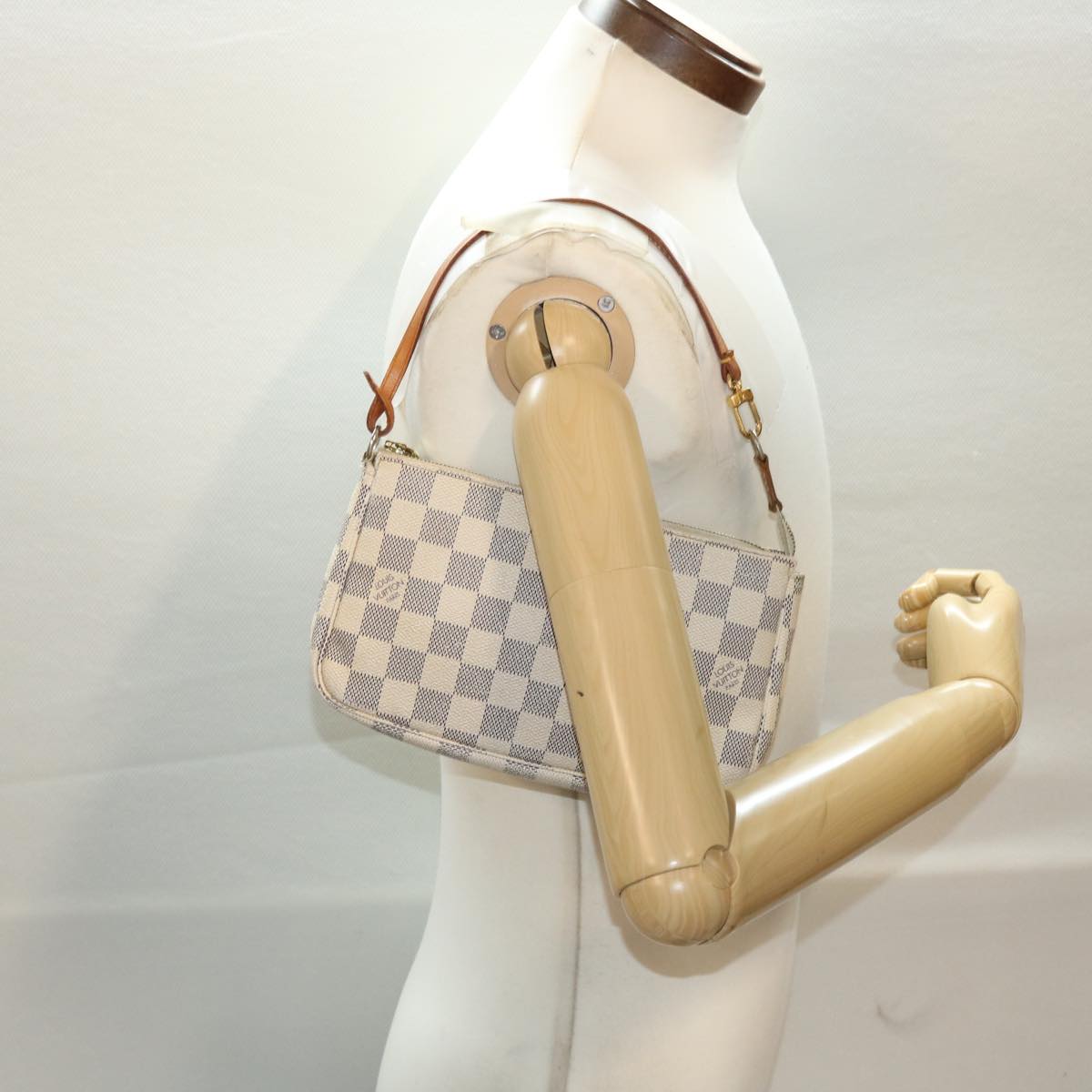 Louis Vuitton Pochette Accessoires White Canvas Clutch Bag