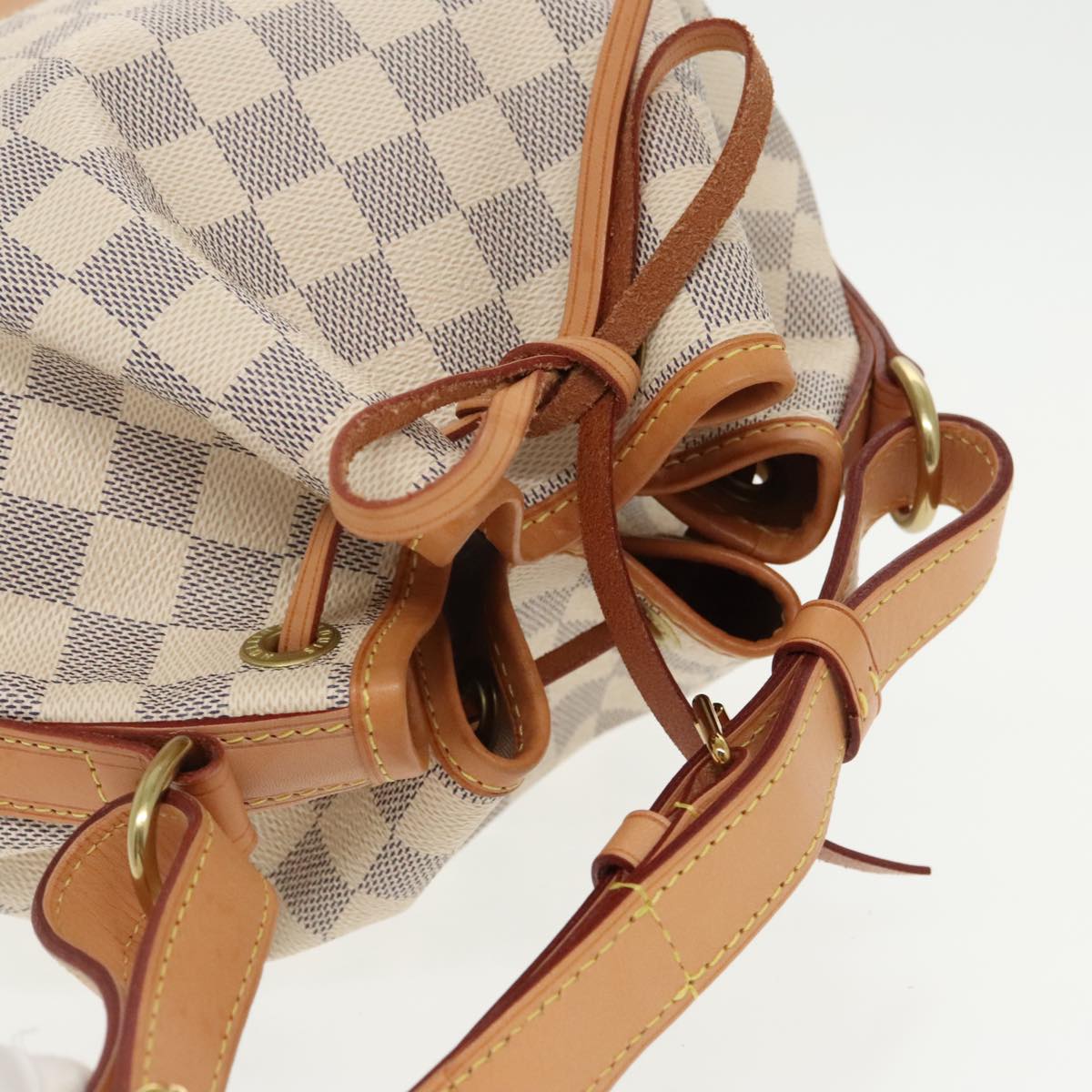 Louis Vuitton Noé White Canvas Shoulder Bag