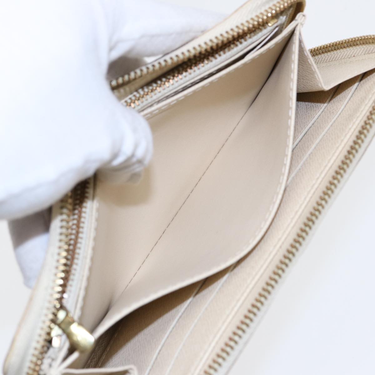 Louis Vuitton Portefeuille Zippy White Canvas Wallet