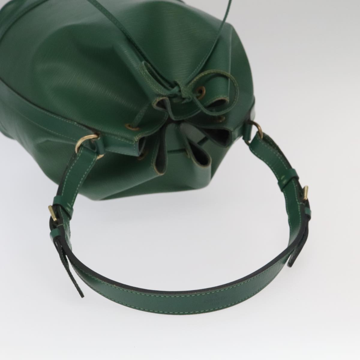 Louis Vuitton Noé Green Leather Shoulder Bag