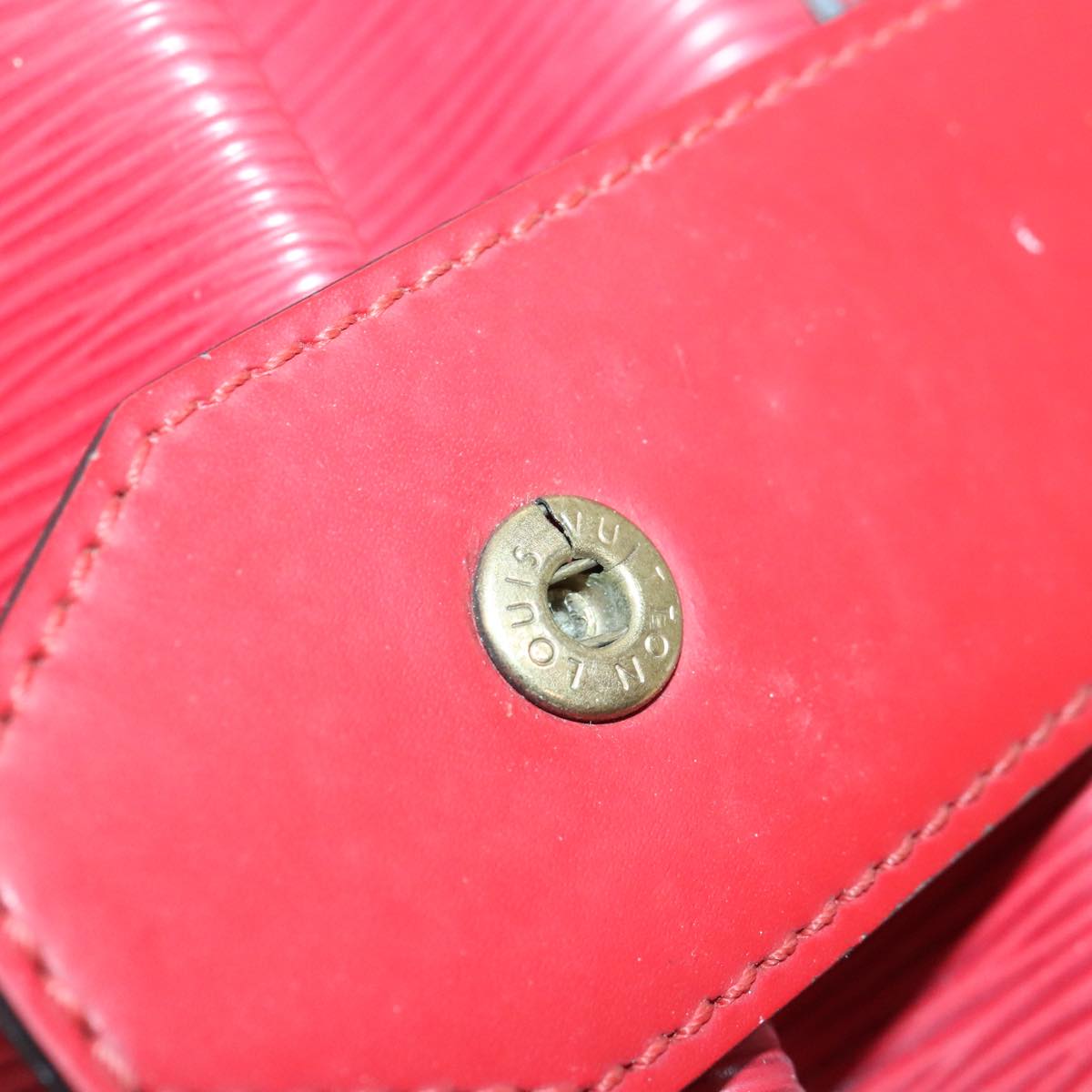 Louis Vuitton Sac D'épaule Red Leather Shoulder Bag