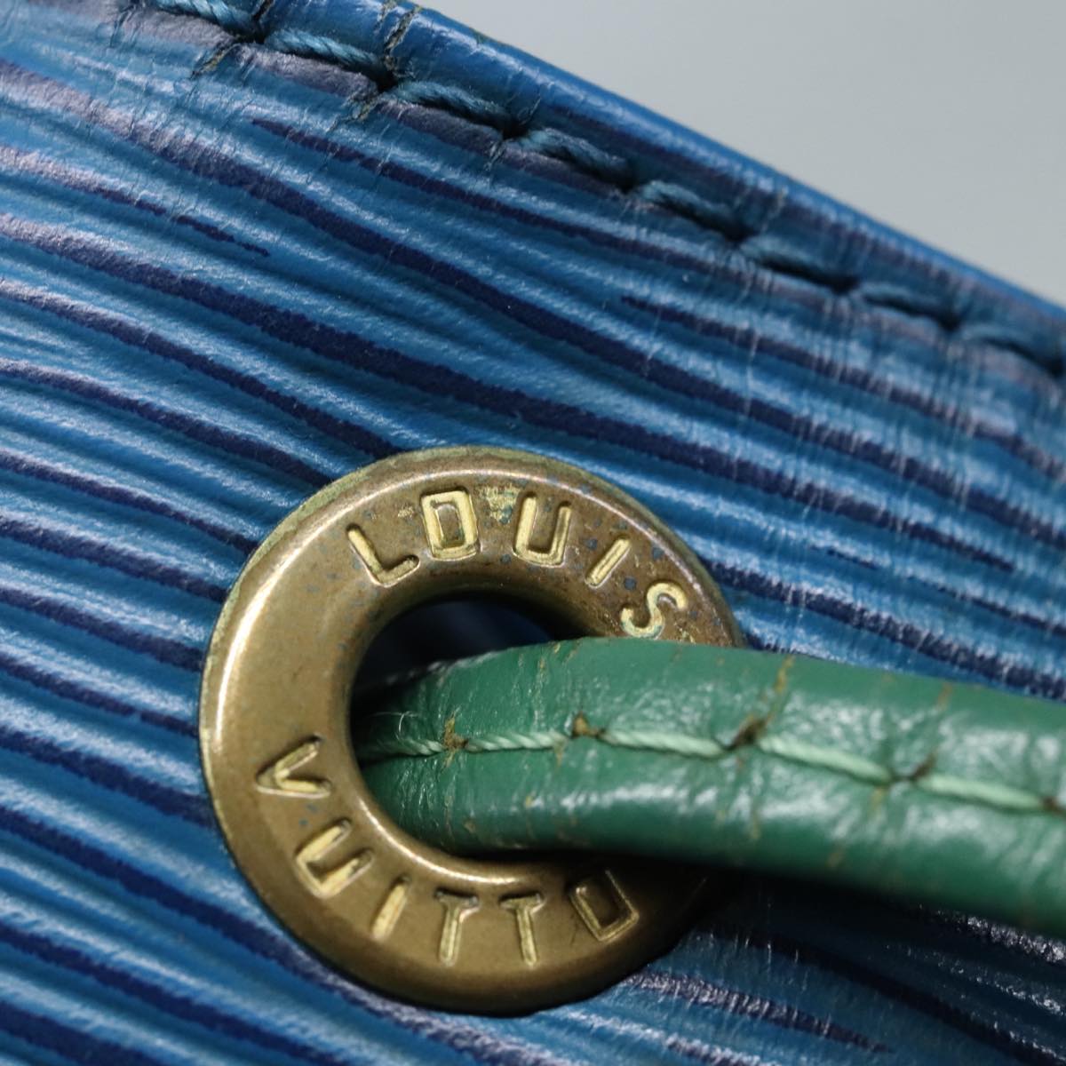 Louis Vuitton Noé Blue Leather Shoulder Bag