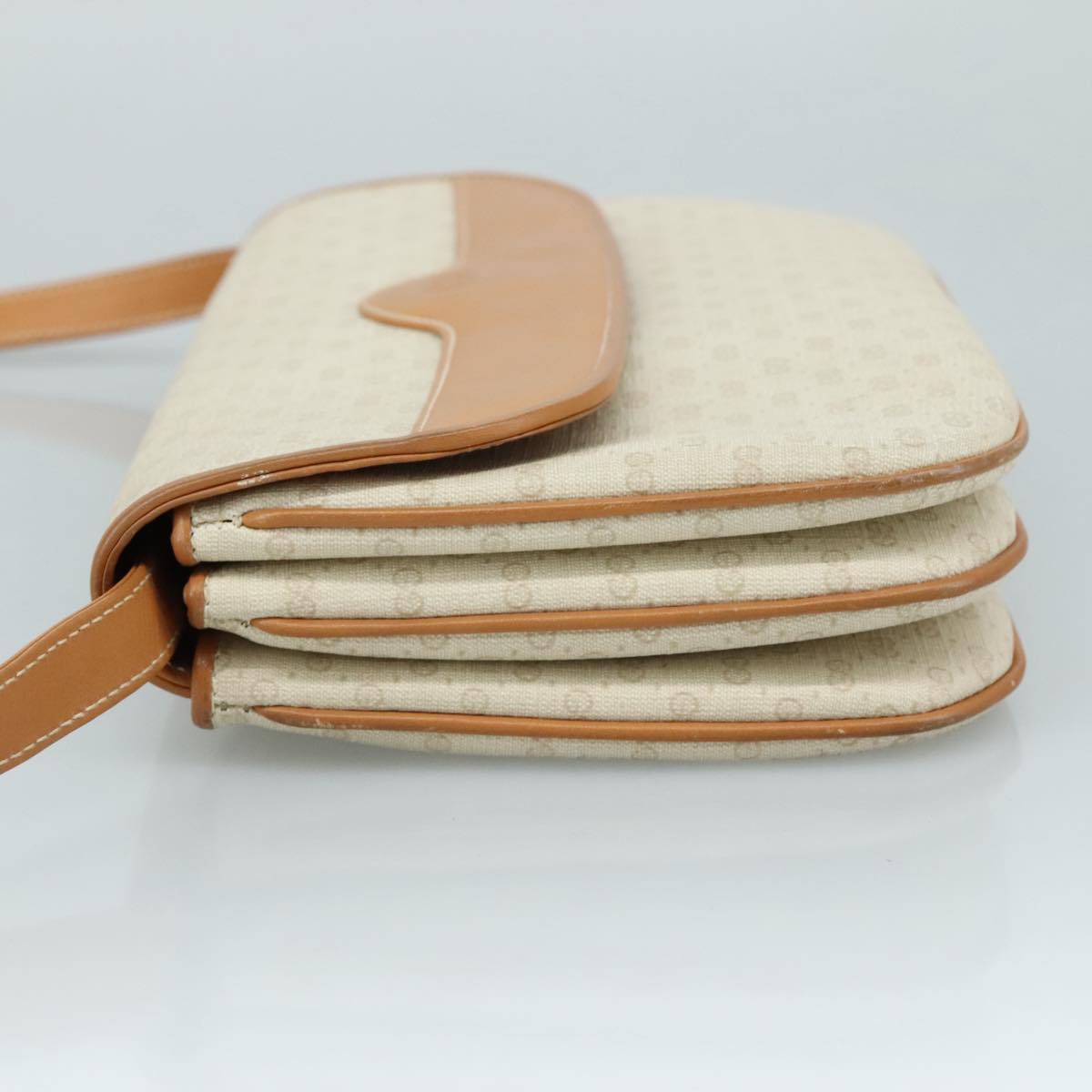 Gucci Gg Canvas White Canvas Shoulder Bag