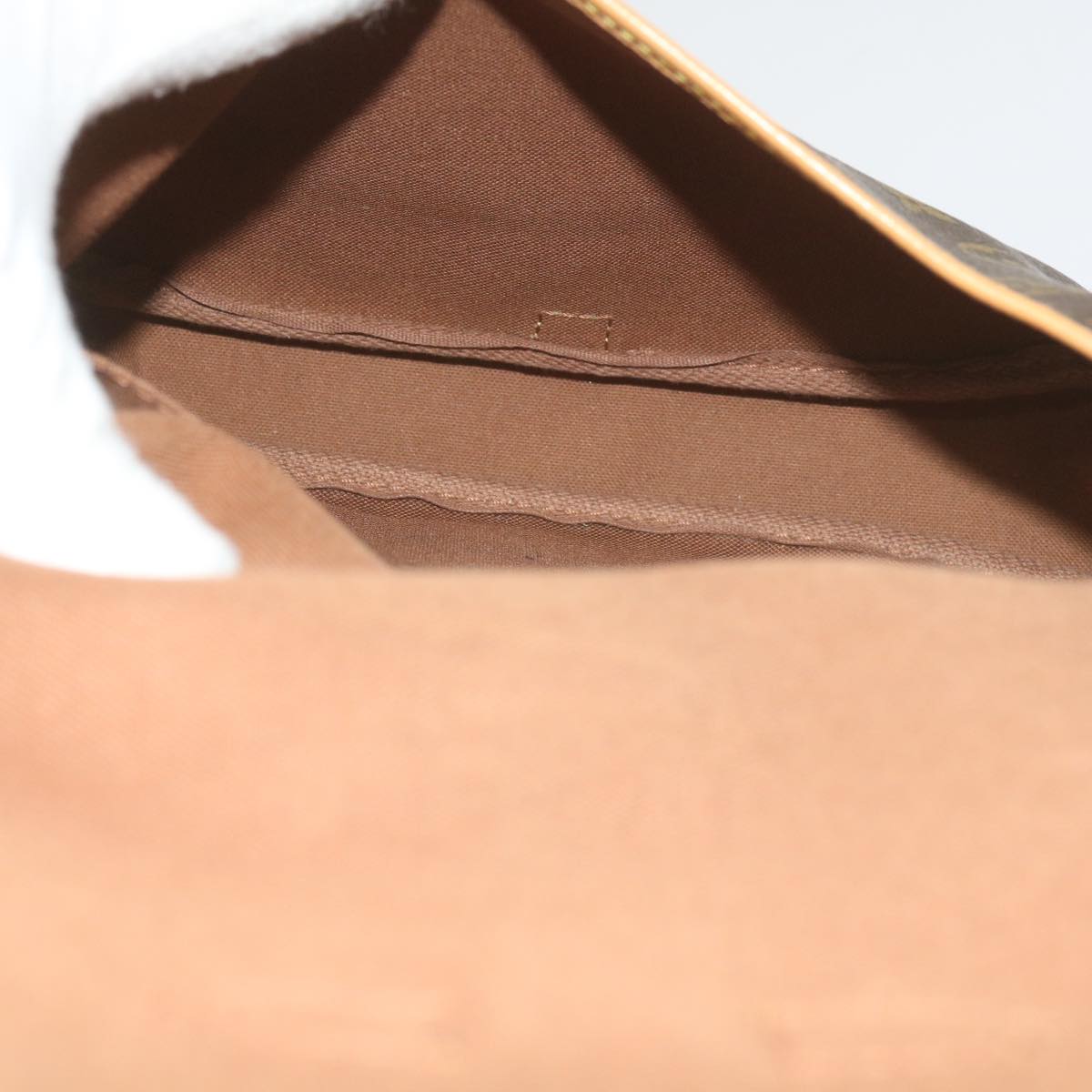Louis Vuitton Saumur 30 Brown Canvas Shoulder Bag