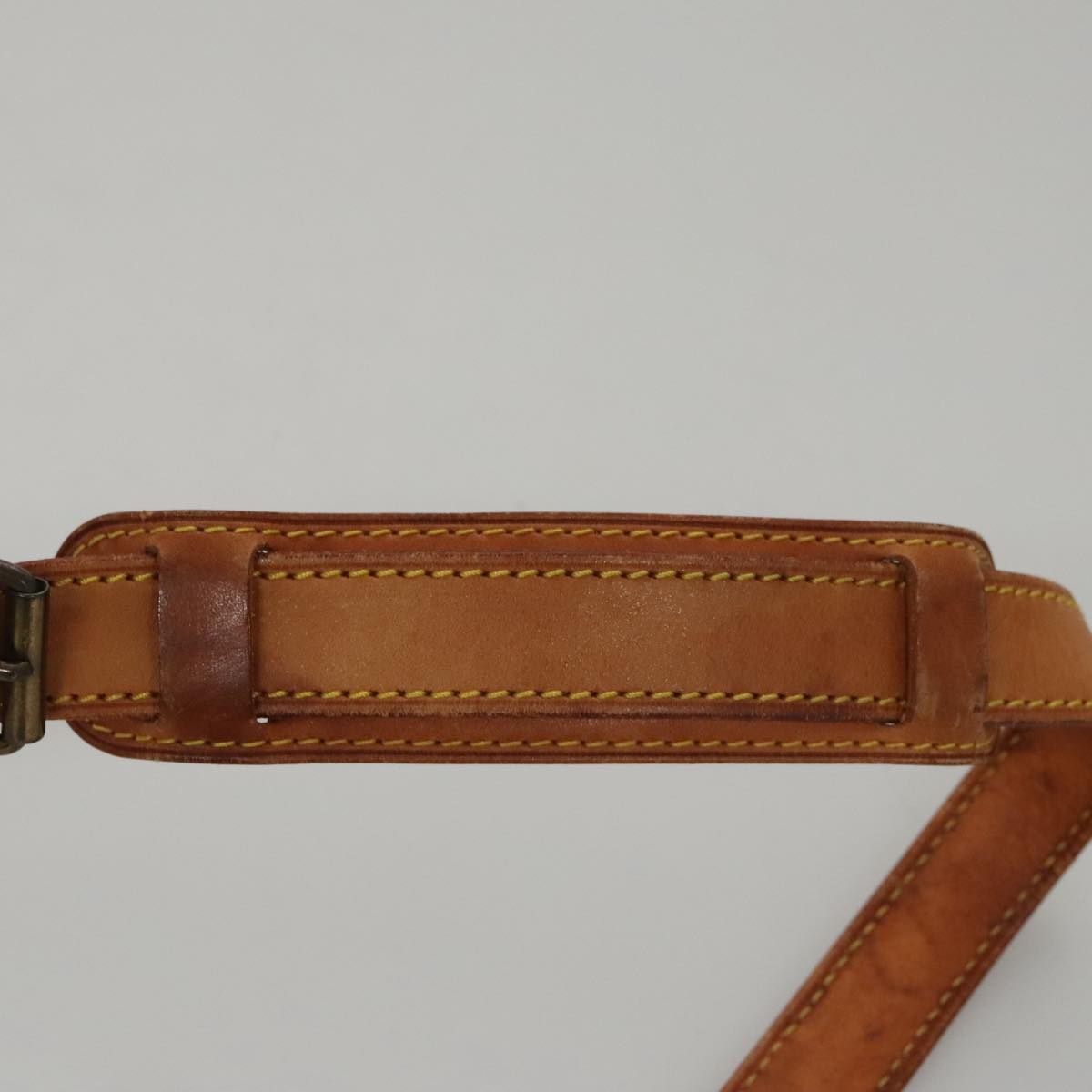 Louis Vuitton Shoulder Strap Beige Leather Bag Jewelry