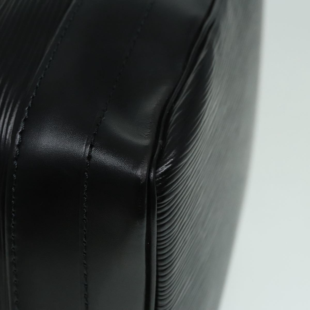 Louis Vuitton Noé Black Leather Shoulder Bag
