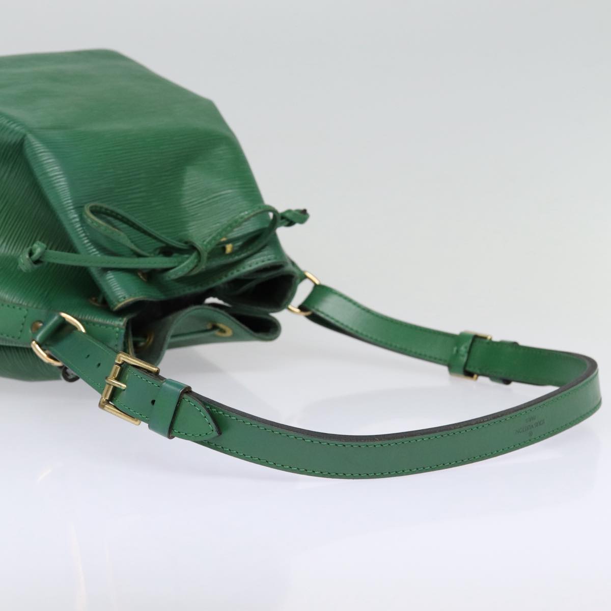 Louis Vuitton Noé Green Leather Shoulder Bag