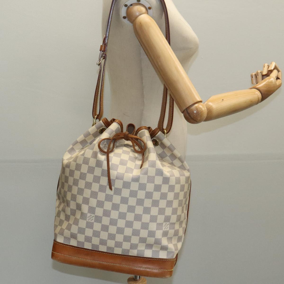 Louis Vuitton Noe Grey Canvas Shoulder Bag