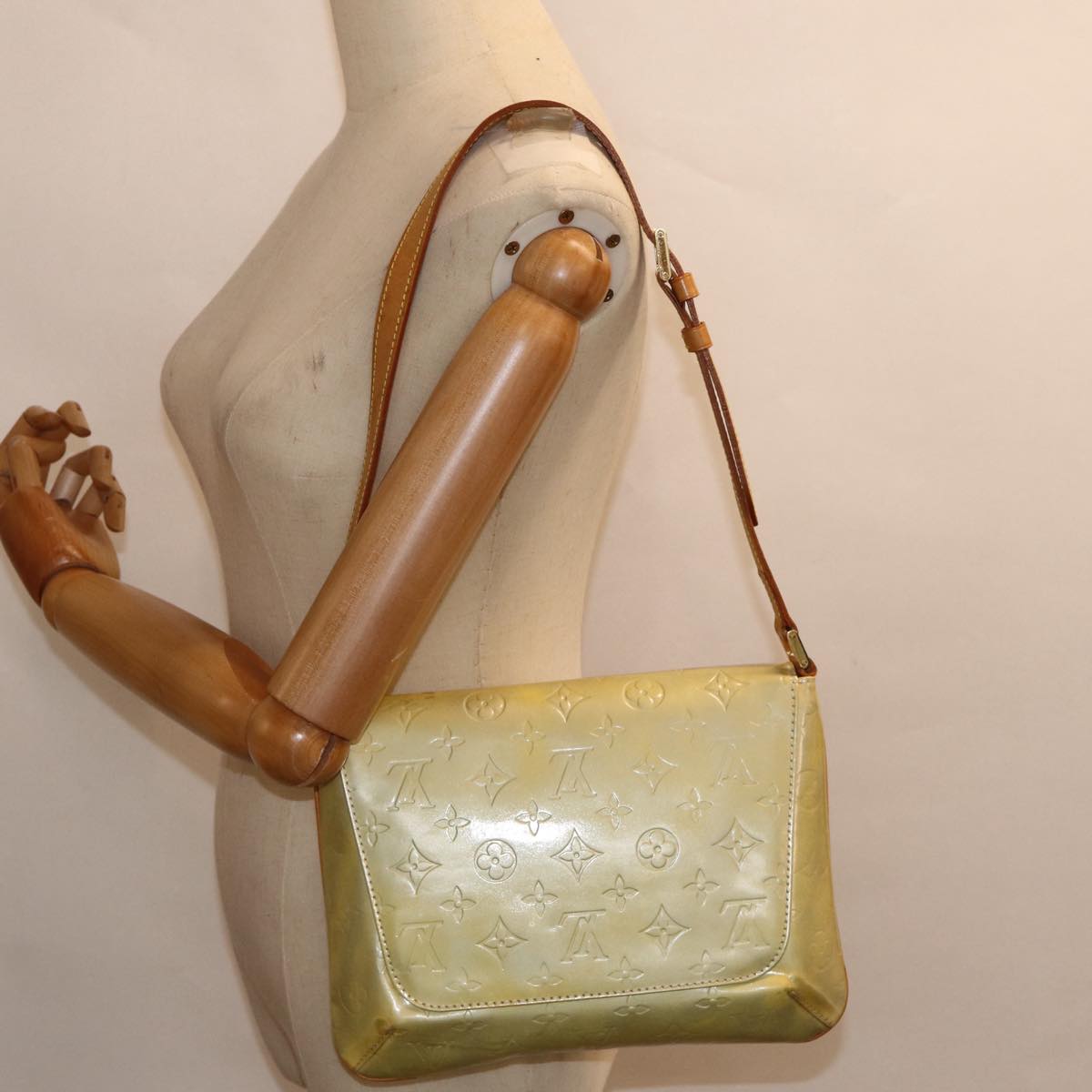 Louis Vuitton Thompson Street Grey Patent Leather Shoulder Bag