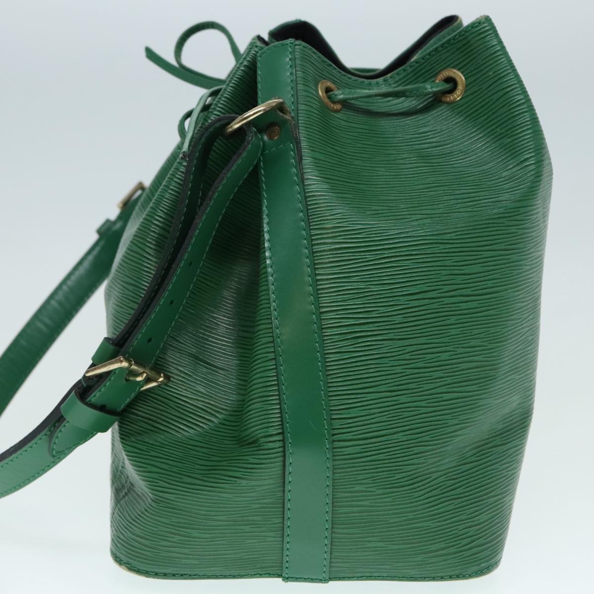 Louis Vuitton Noe Green Leather Shoulder Bag