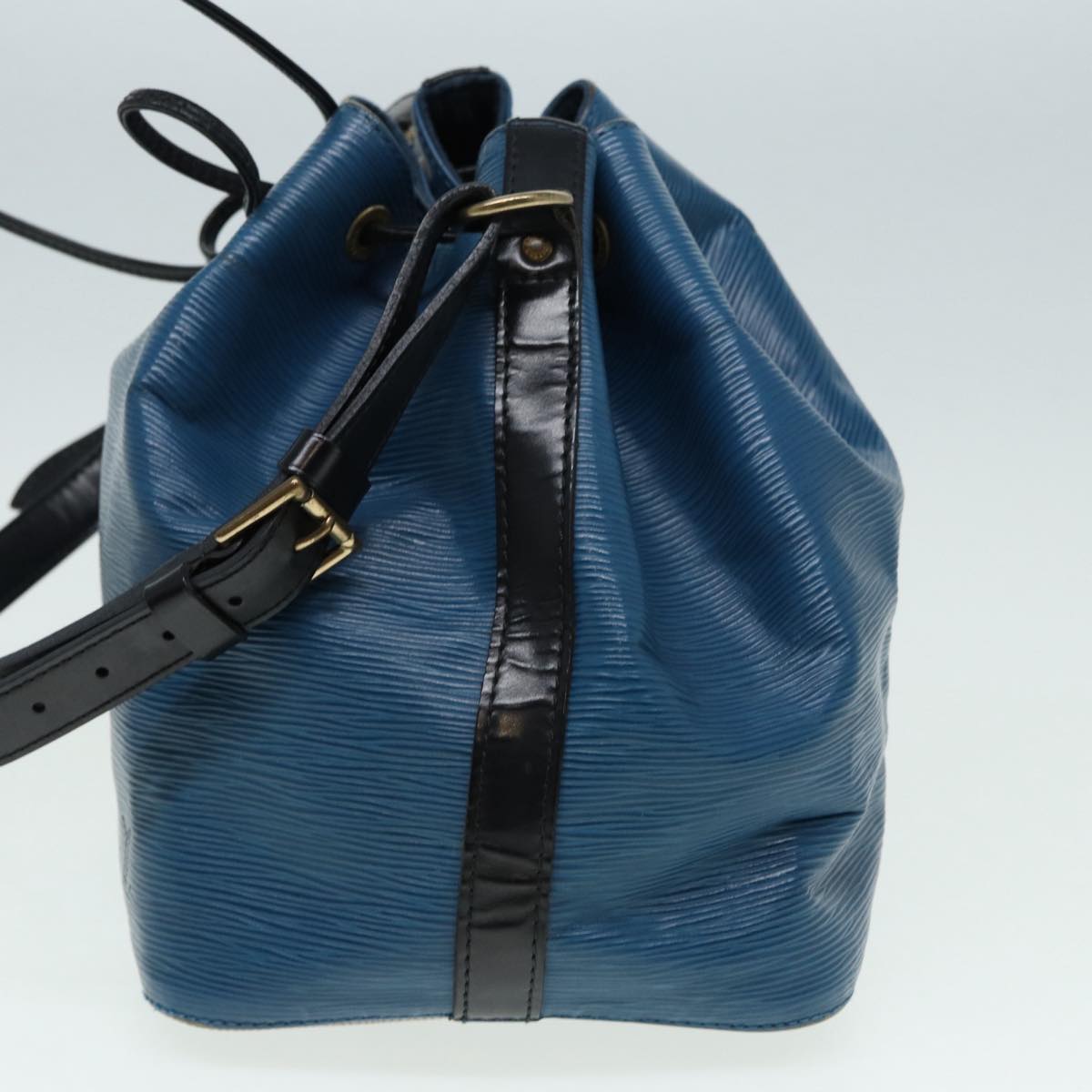 Louis Vuitton Noé Blue Leather Shoulder Bag