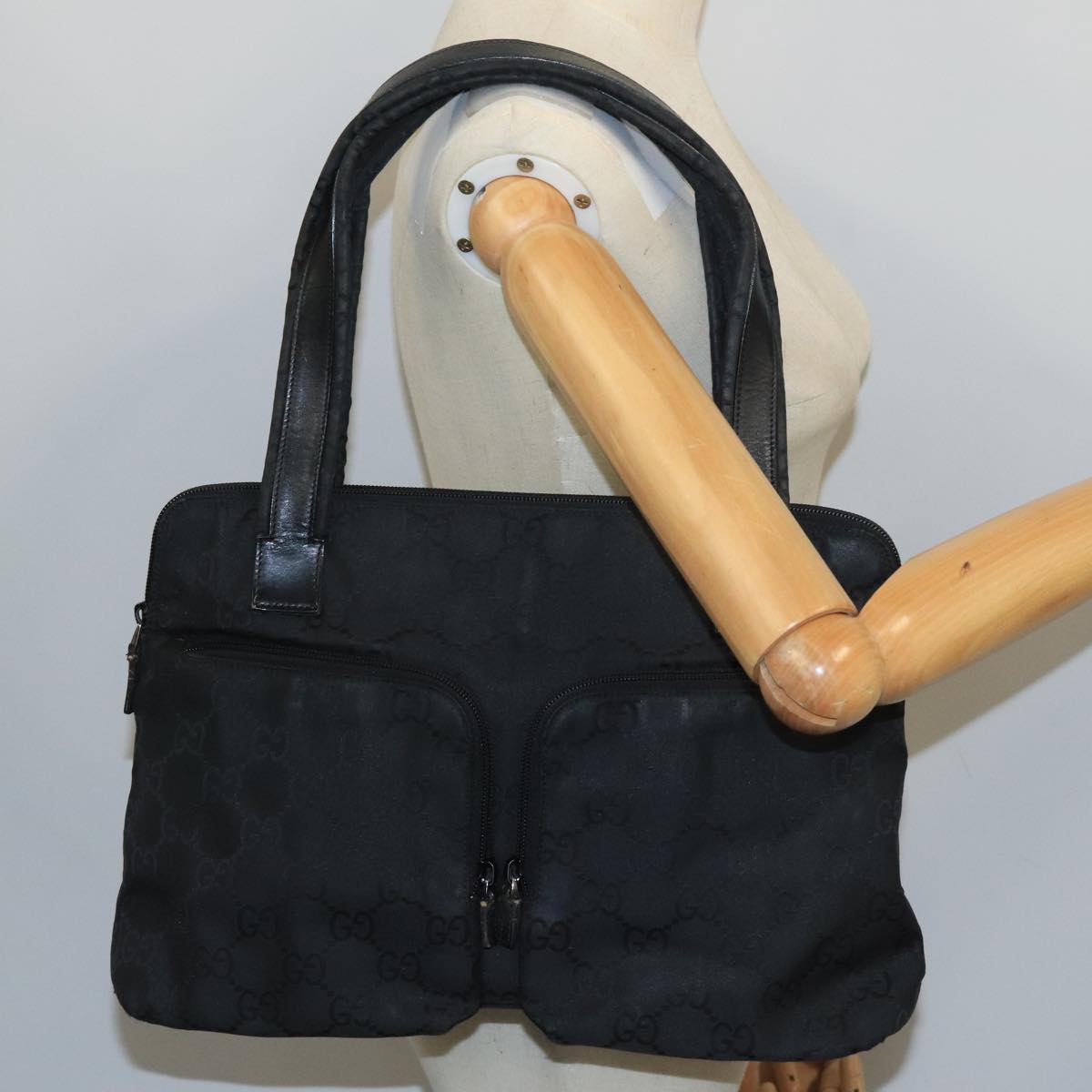 Gucci Gg Canvas Black Canvas Shoulder Bag