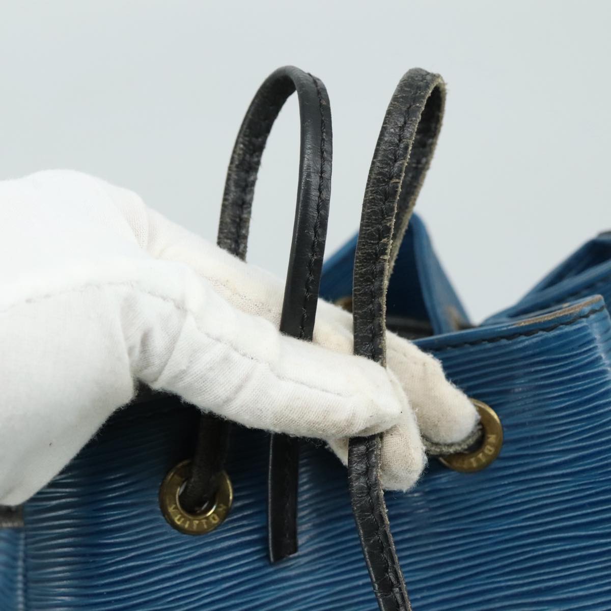 Louis Vuitton Petit Noé Blue Leather Shoulder Bag