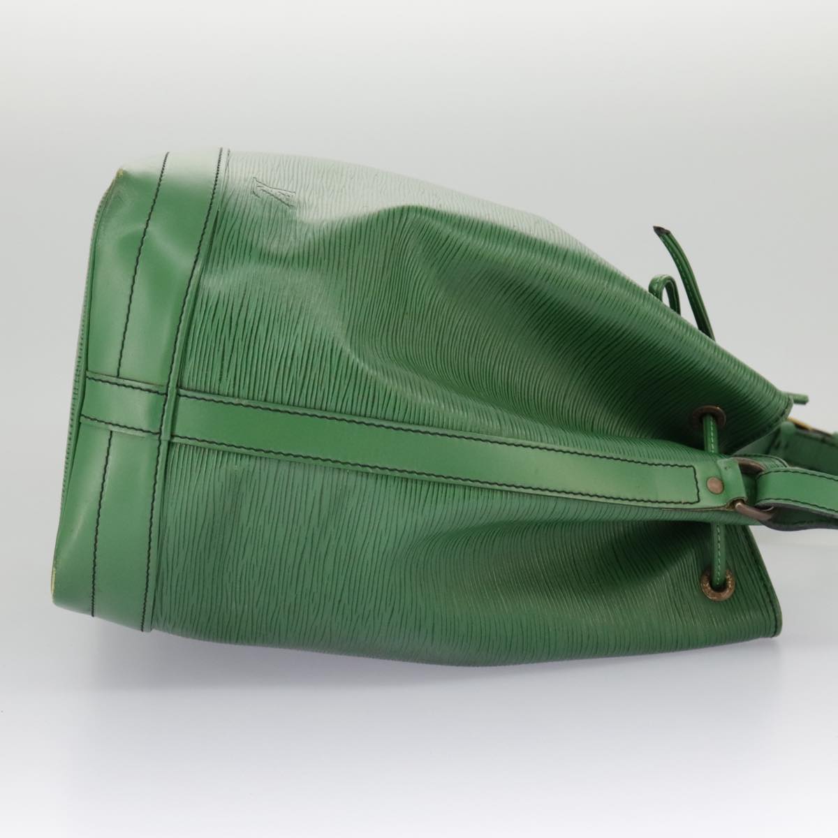 Louis Vuitton Noé Green Leather Shoulder Bag