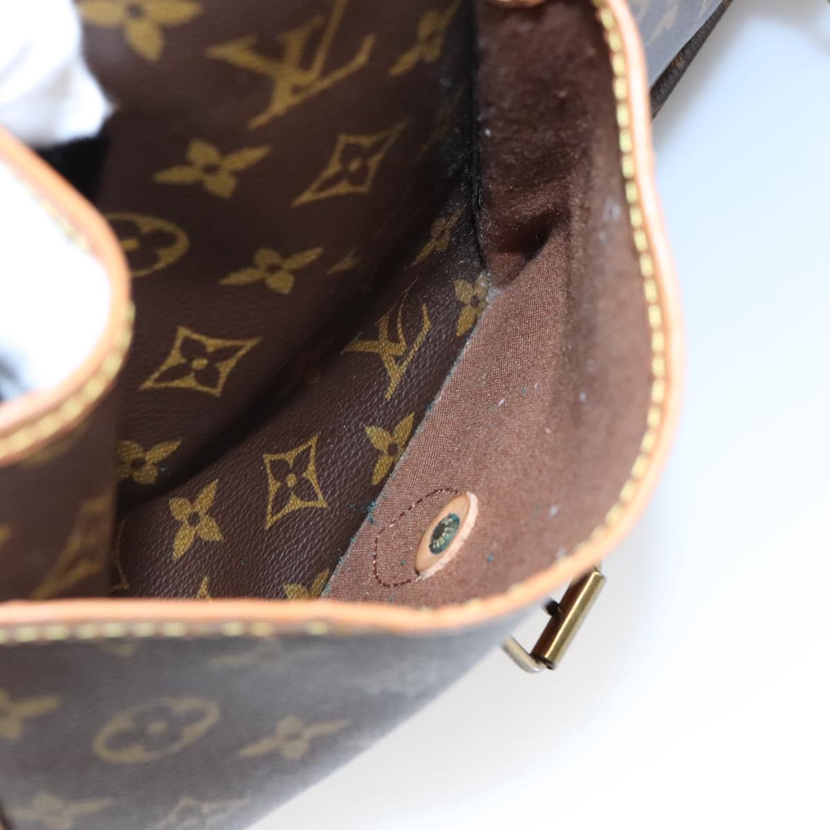 Louis Vuitton Gibecière Brown Canvas Shoulder Bag