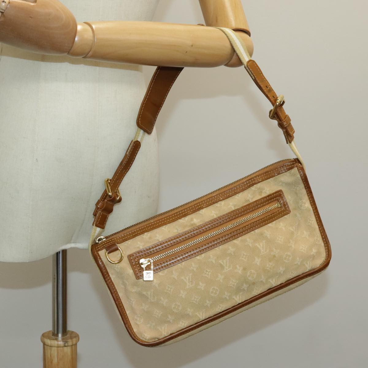 Louis Vuitton Catherine Beige Canvas Shoulder Bag
