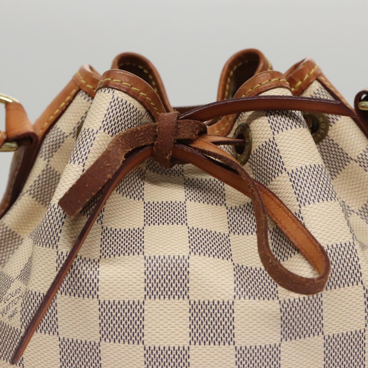 Louis Vuitton Noé Bb White Canvas Shoulder Bag