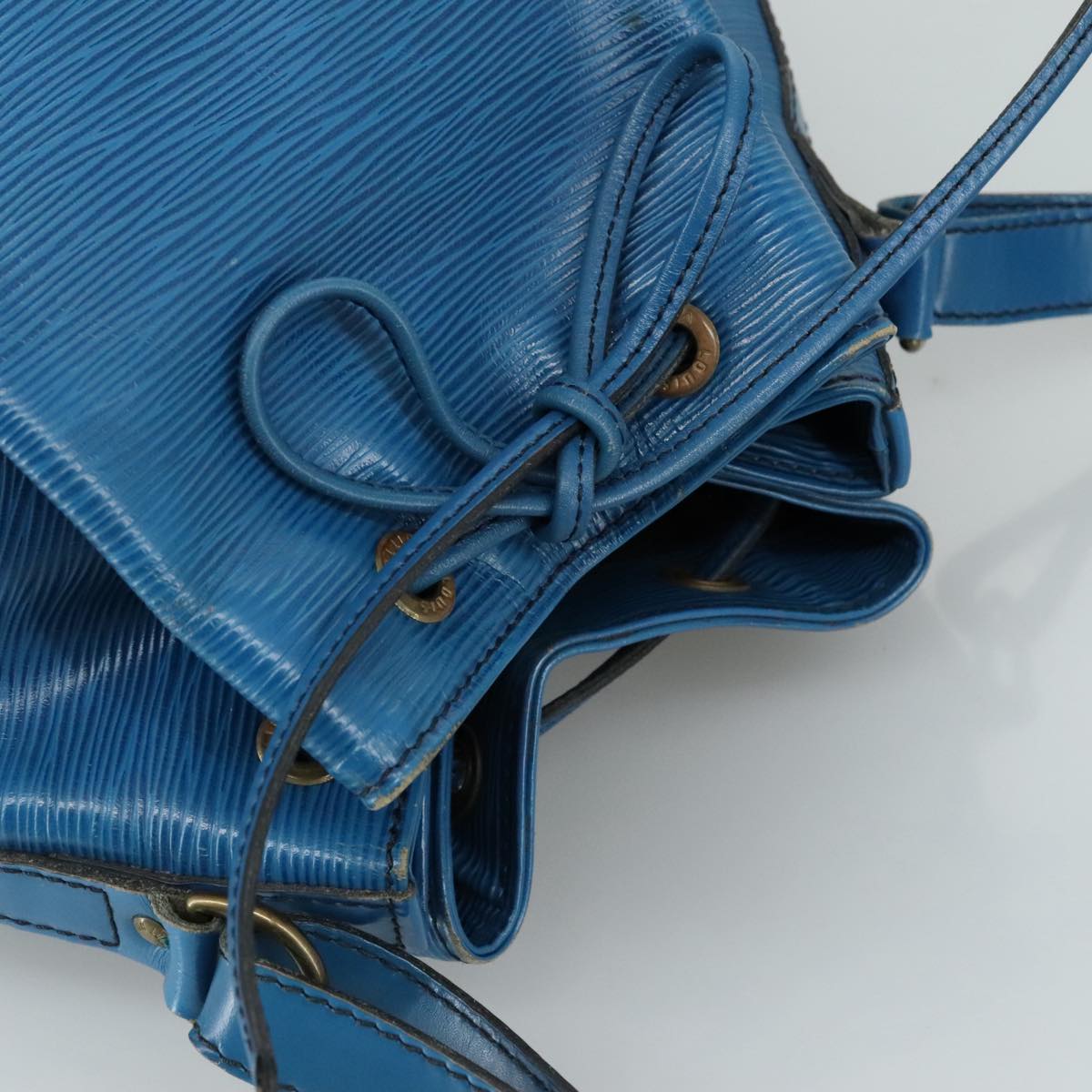 Louis Vuitton Noe Blue Leather Shoulder Bag