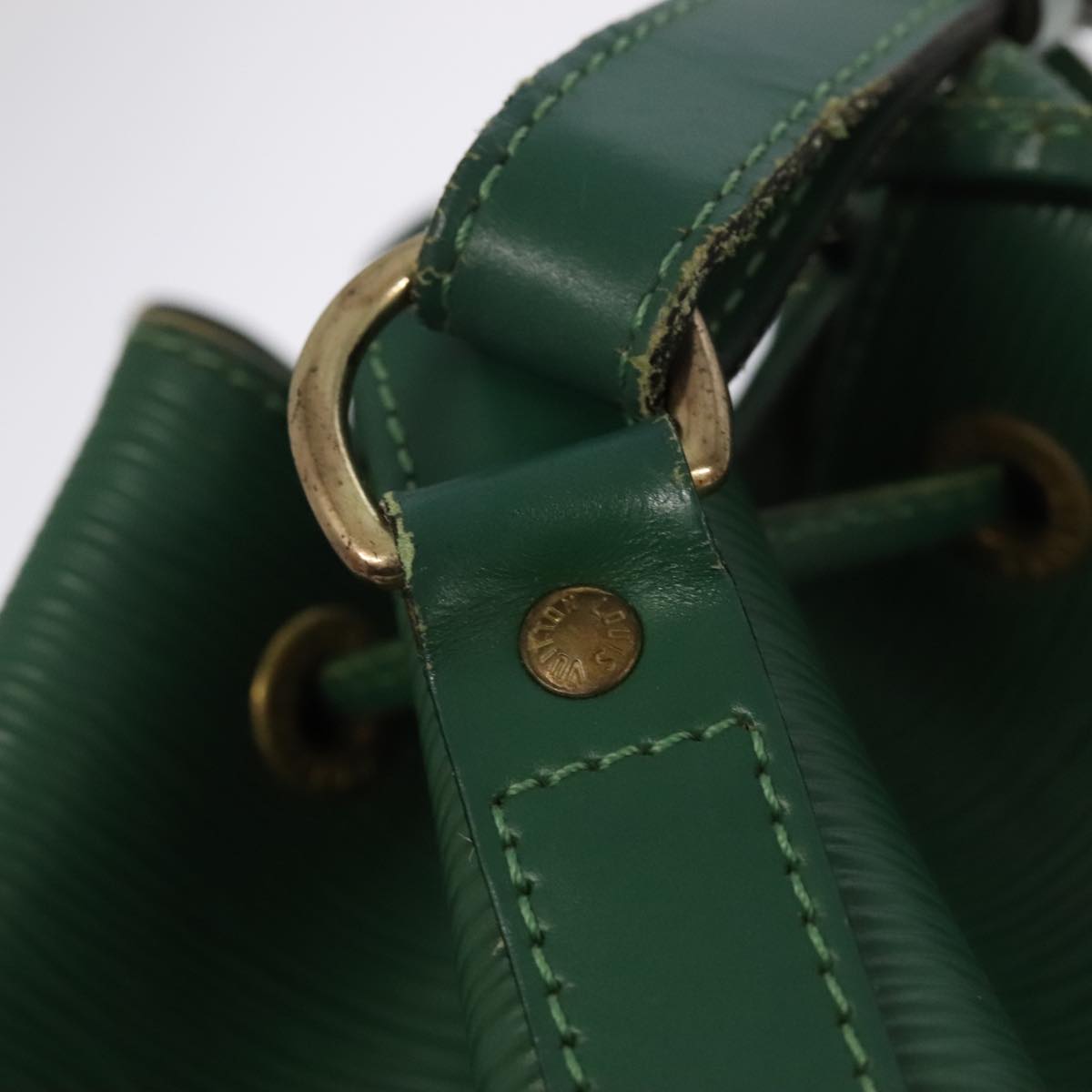 Louis Vuitton Noé Green Leather Shoulder Bag