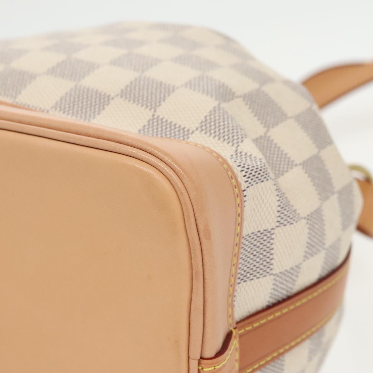 Louis Vuitton Noé White Canvas Shoulder Bag