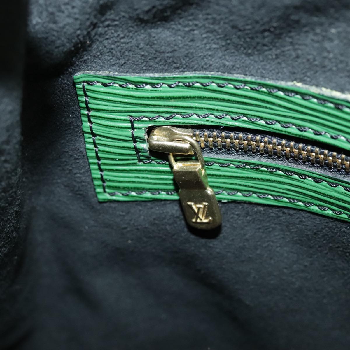 Louis Vuitton Noé Green Leather Shoulder Bag
