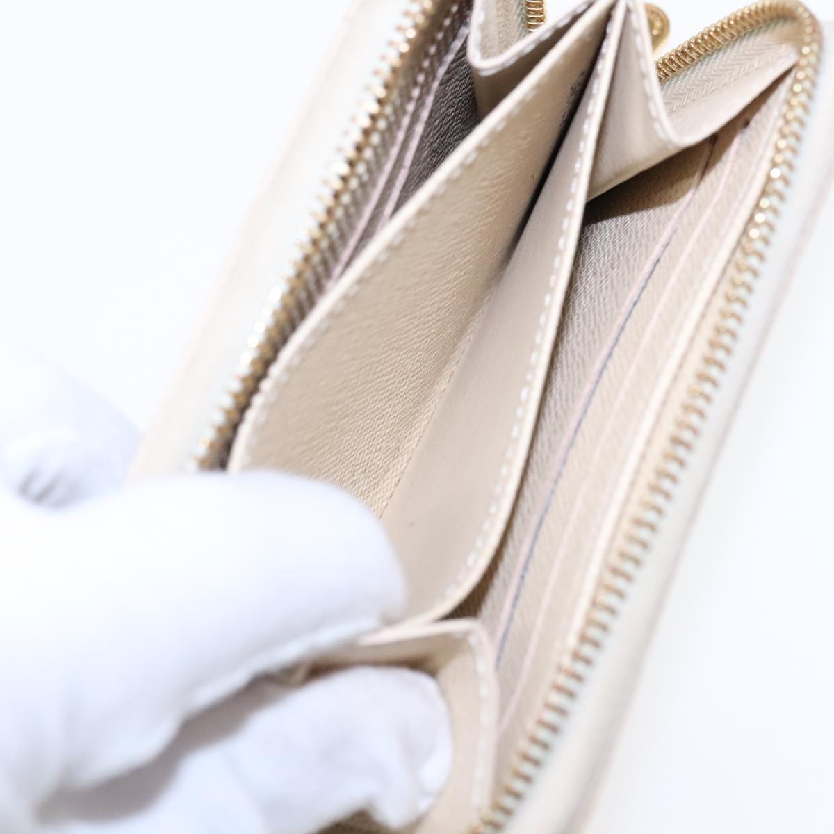 Louis Vuitton Zippy Wallet White Canvas Wallet