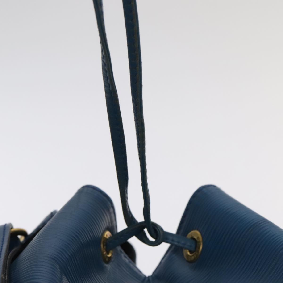 Louis Vuitton Noe Blue Leather Shoulder Bag