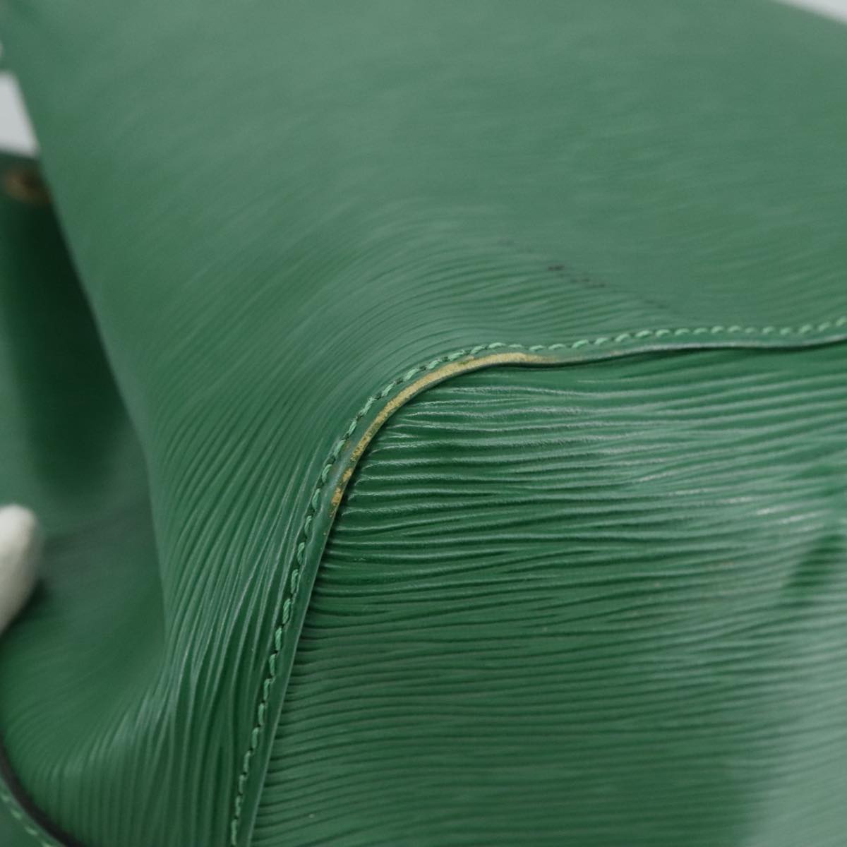 Louis Vuitton Noé Green Leather Shoulder Bag