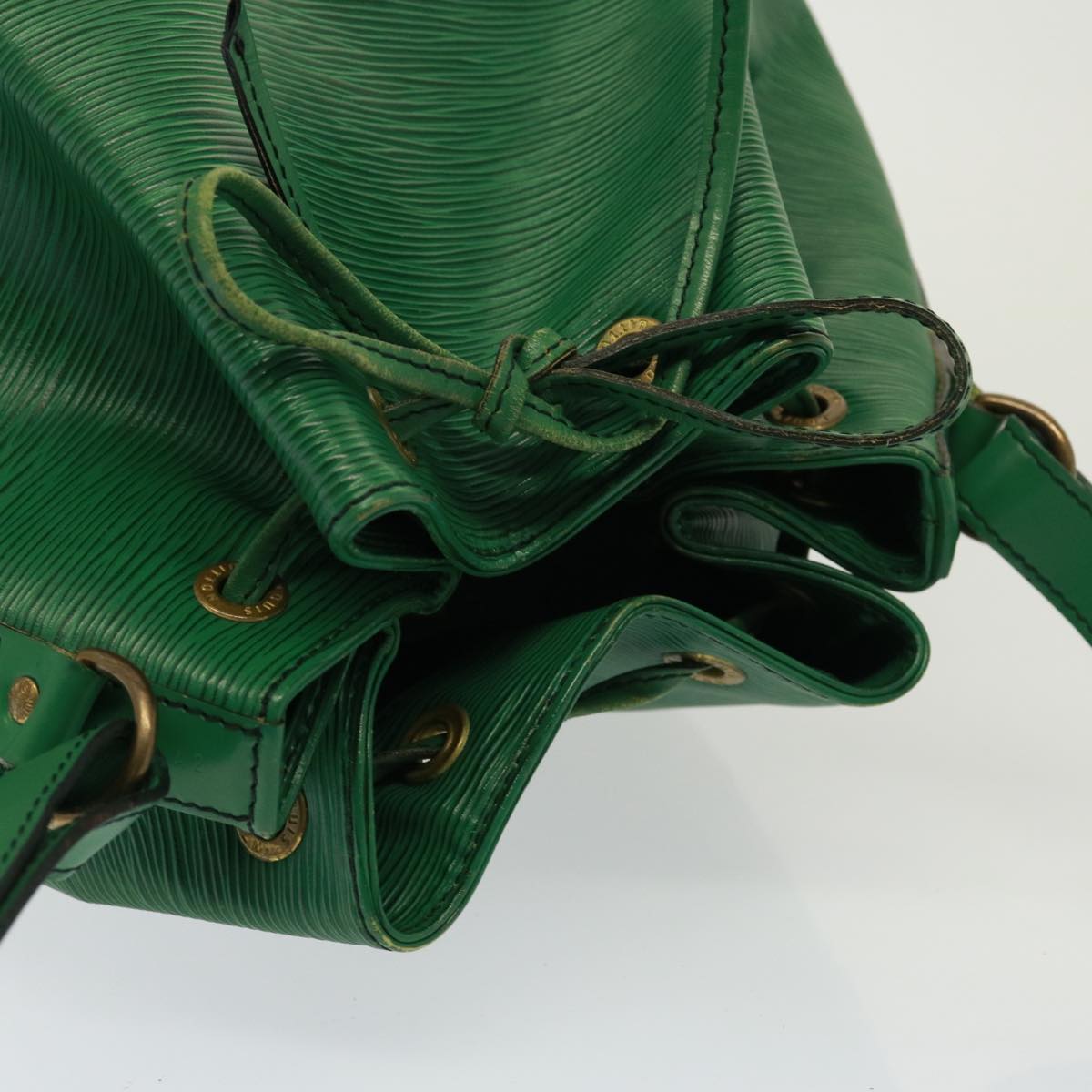 Louis Vuitton Noé Green Leather Shoulder Bag