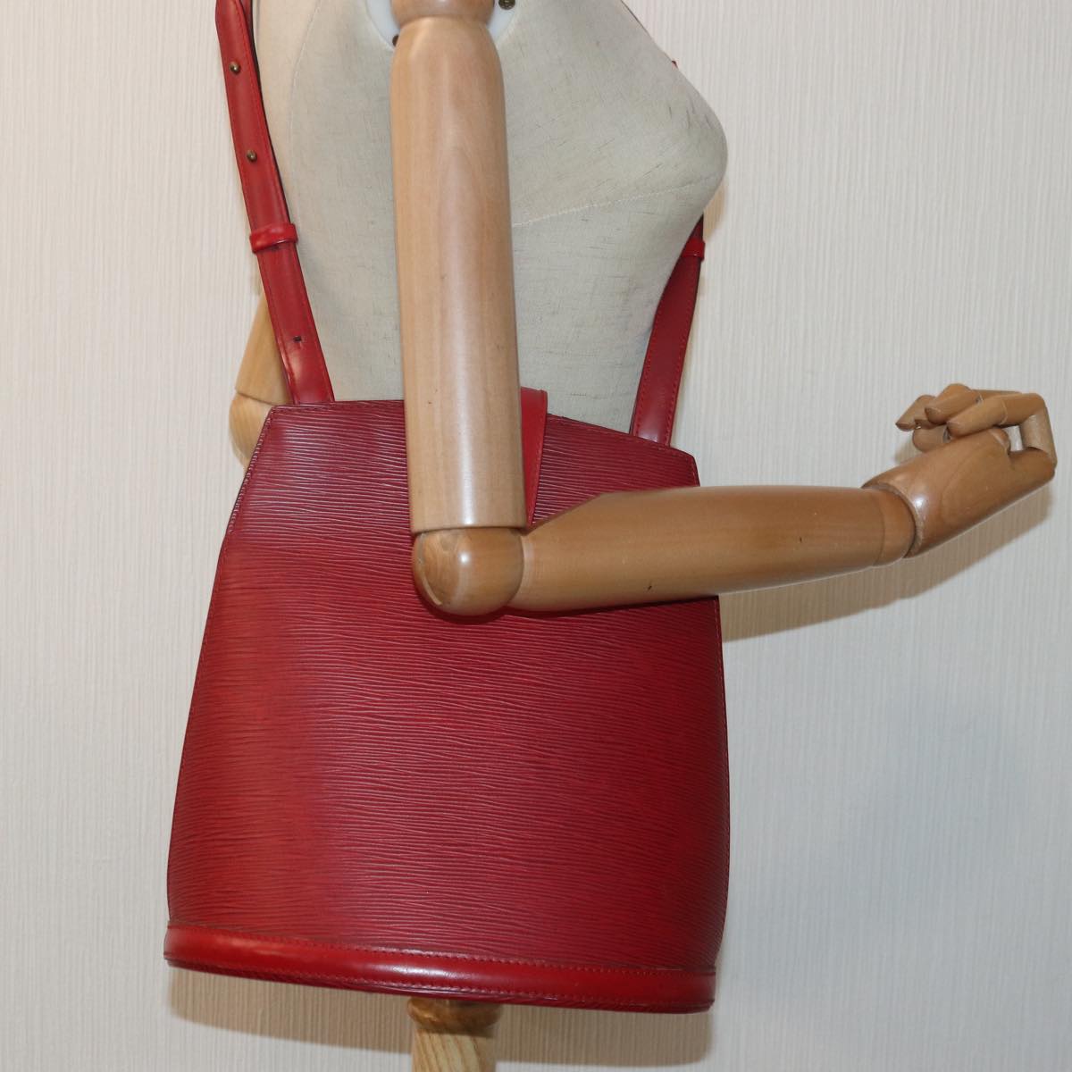 Louis Vuitton Cluny Red Leather Shoulder Bag