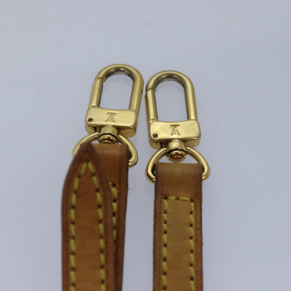 Louis Vuitton Shoulder Strap Beige Leather Bag Jewelry