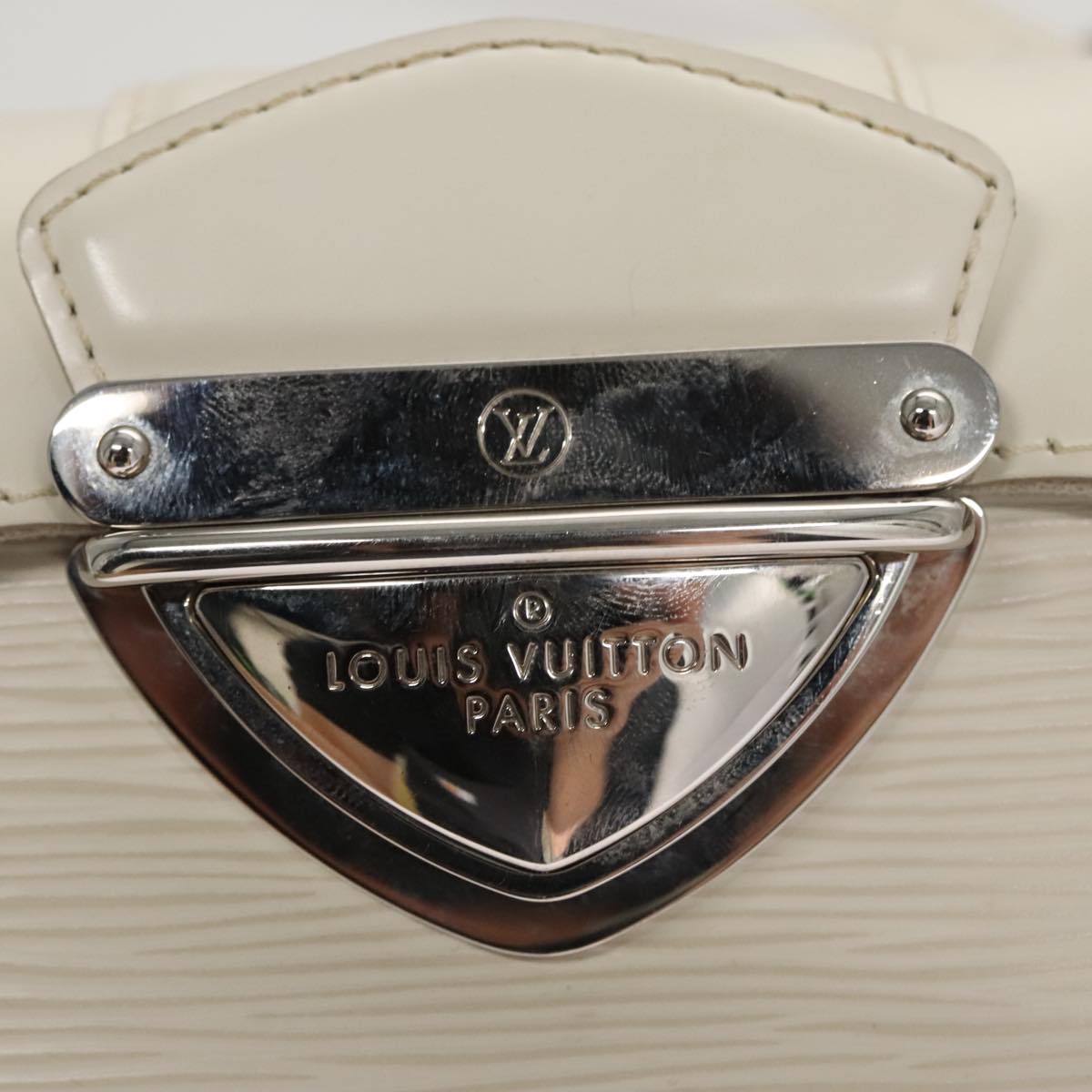 Louis Vuitton Montaigne White Leather Shoulder Bag