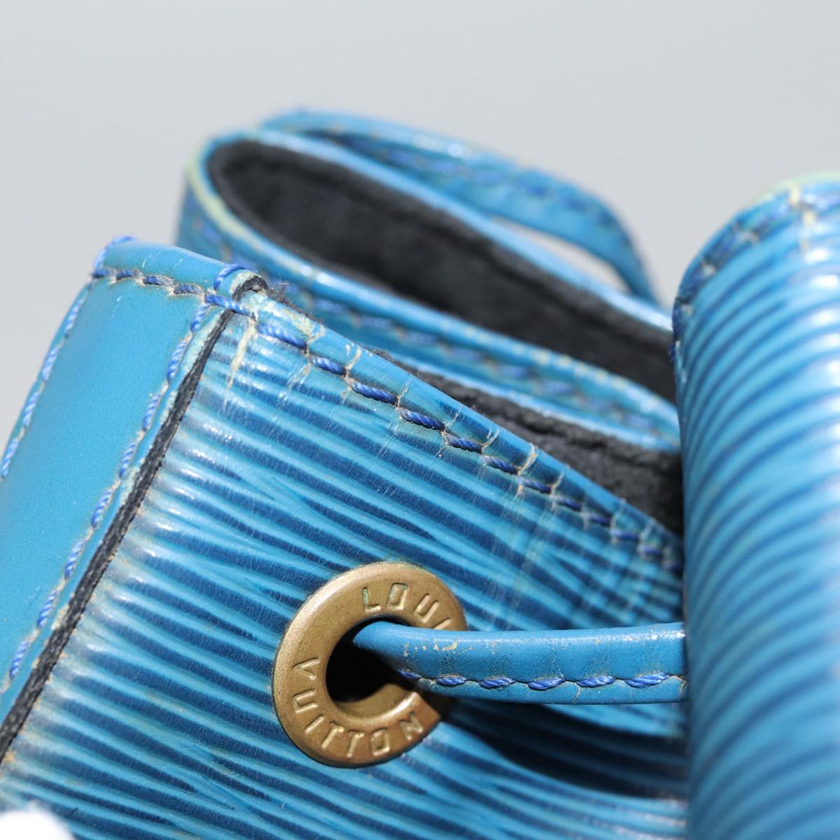 Louis Vuitton Noé Blue Leather Shoulder Bag