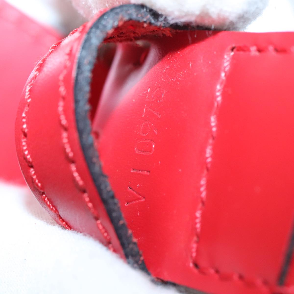 Louis Vuitton Sac D'épaule Red Leather Shoulder Bag