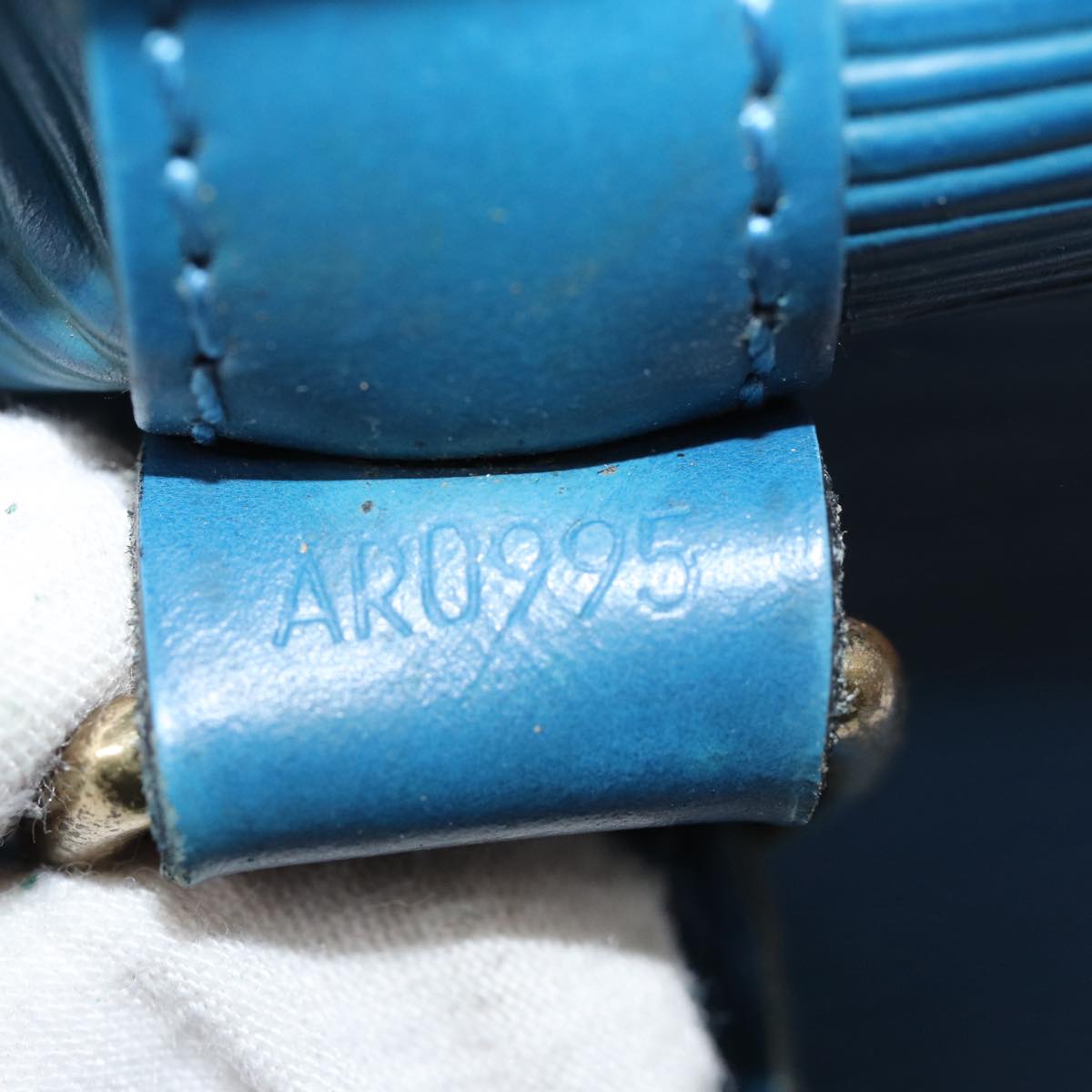 Louis Vuitton Noé Blue Leather Shoulder Bag