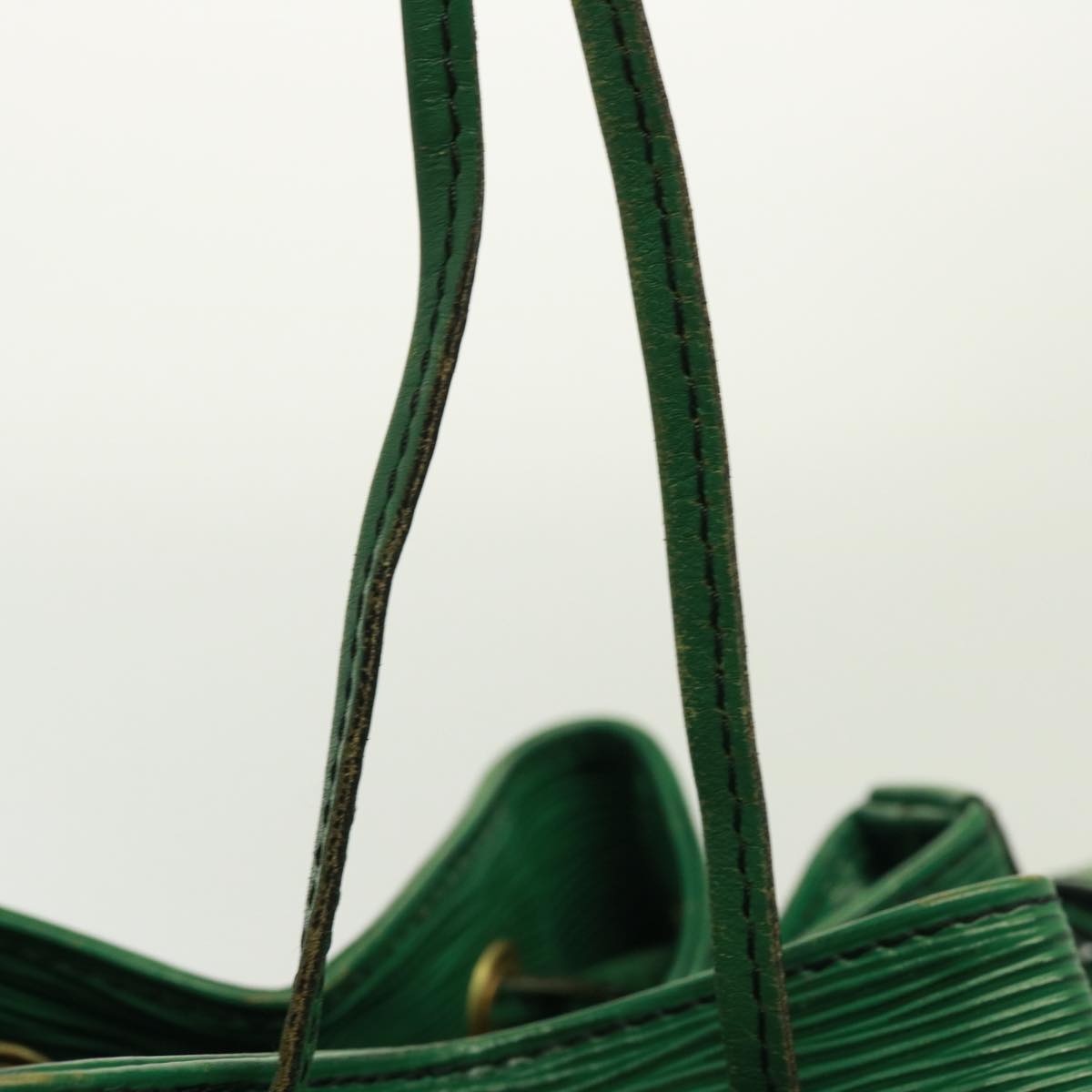 Louis Vuitton Noé Green Leather Shoulder Bag
