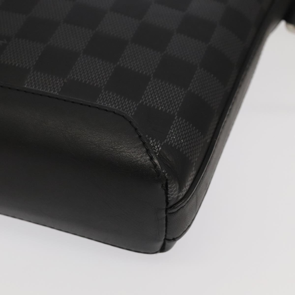 Louis Vuitton Discovery Black Leather Shoulder Bag