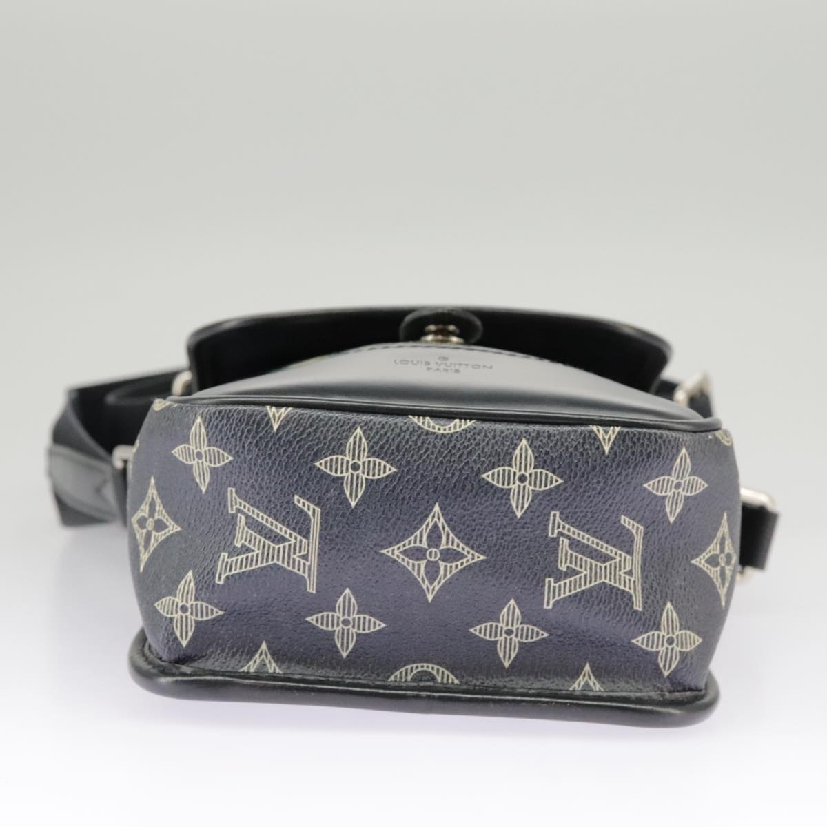 Louis Vuitton Messenger Navy Canvas Shoulder Bag